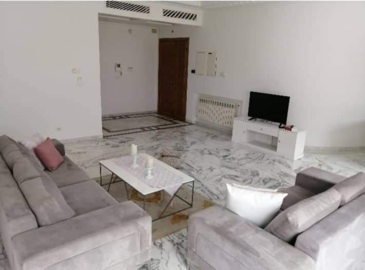Apartment Les Berges Du Lac 2 S+4 Tunis